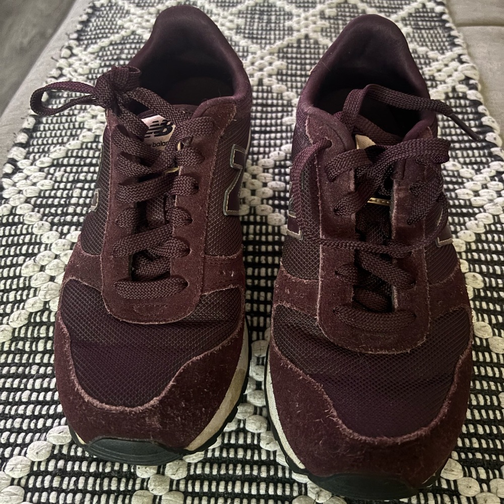 Burgundy new balance trainers